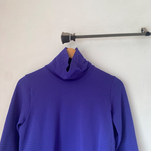 Athleta M Flurry Blizzard Turtleneck Top - Picture 7 of 15